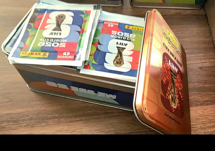 Lata da copa 2026 FIFA com 100 envelope total de 700 figurinhas