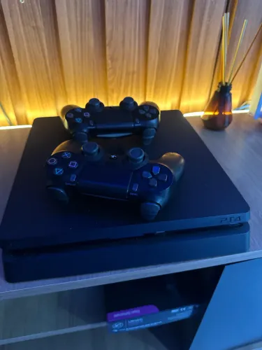 Vendo ps4 slim