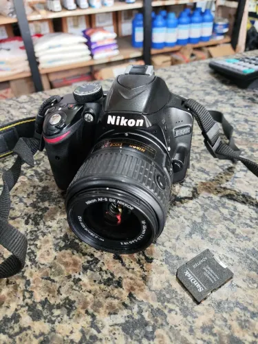 Nikon D3200 + lente 18-55mm