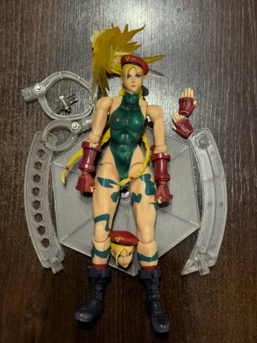PLAY ARTS KAI STREET FIGHTER IV CAMMY FALHA NA PINTURA