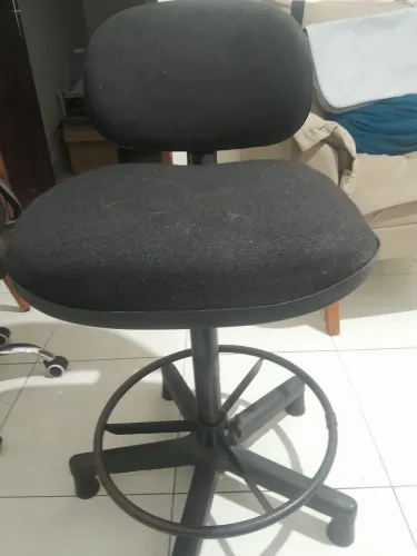 Cadeira de escritório super conservada