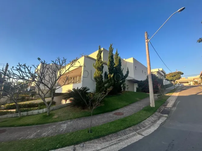 Sobrado à venda em Campinas, Swiss Park, com 4 suítes, com 315 m²