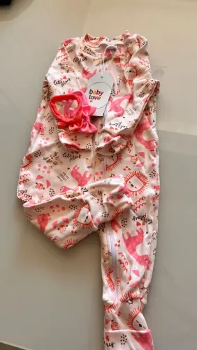 Lote de roupas de bebê novas