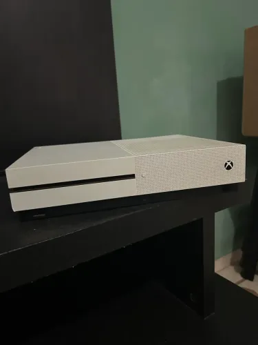 Xbox one S branco 500gb sem controle
