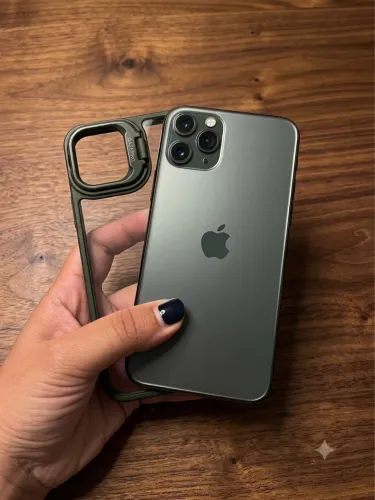 iPhone 11 Pro- troco ou vendo