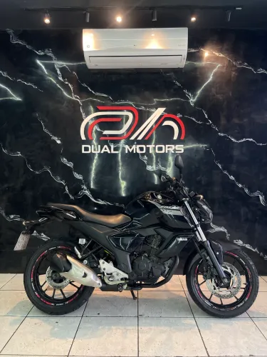 YAMAHA FZ15 - 2024 - 39.000km - ÚNICO DONO - COM GARANTIA!