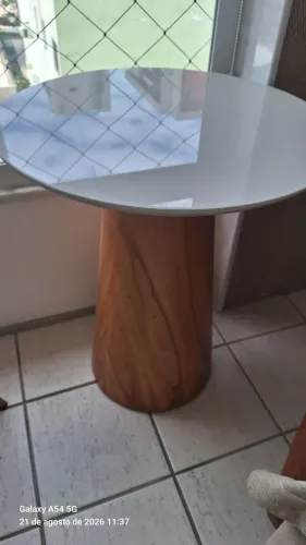 mesa de canto novinha