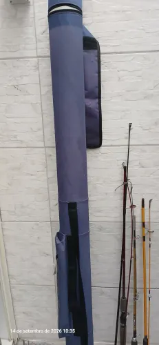 Suporte e vara de pesca