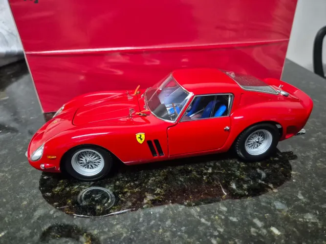 Kyosho Ferrari 1:18 250 GTO - 2ª Edição SEM POROSIDADE 