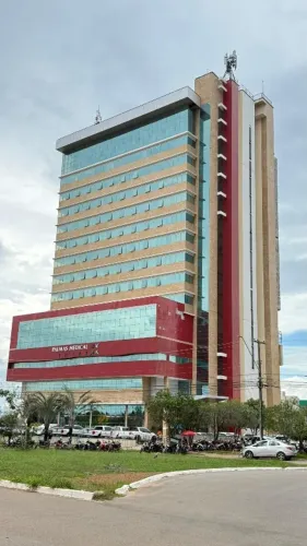  Sala comercial com 100m² ACSU SO 40 (401 Sul) Ed. Medical Center