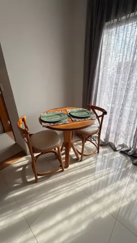 Mesa com cadeiras / bistrô