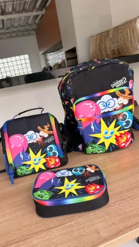 Kit mochila + estojo + lancheira térmica Divertidamente