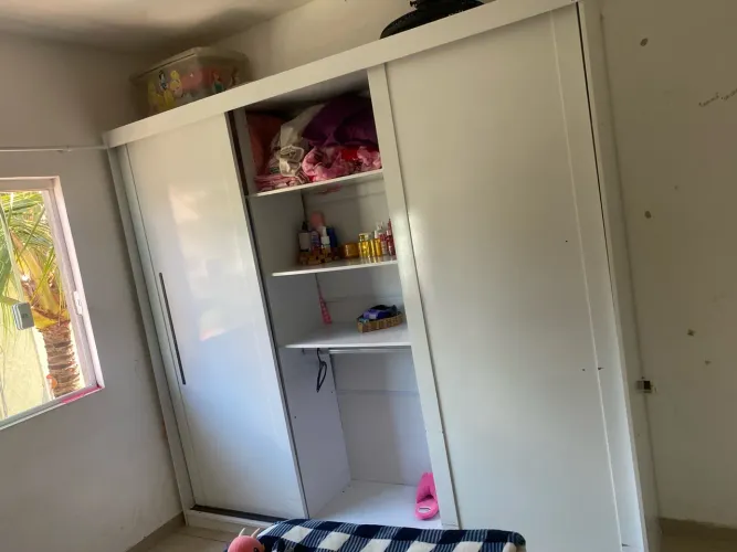 Guarda roupa grande usado