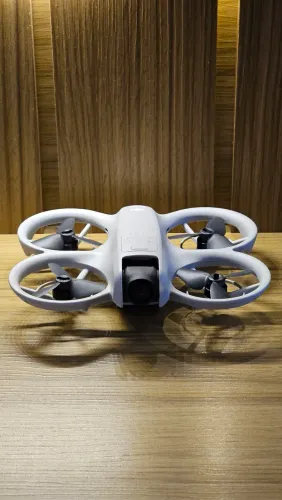 DJI Neo + Controle