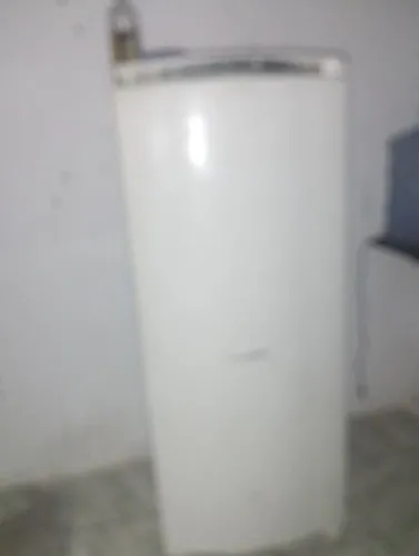 Geladeira semi nova 