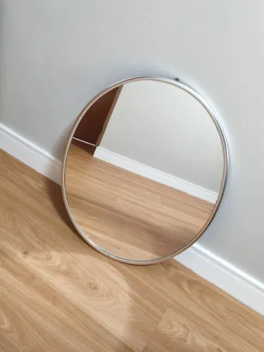 Espelho oval para banheiro