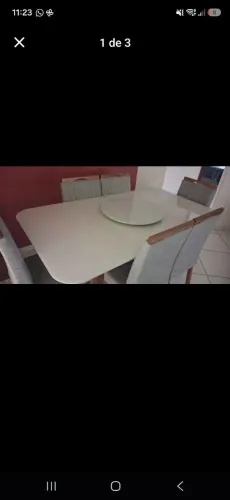 Excelente mesa com 6 cadeiras, super nova