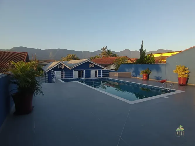 Casa de 3 Quartos sendo 1 com Suíte, Piscina e Churrasqueira no Morada da Praia - Bertioga