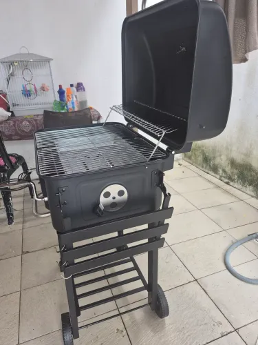 Churrasqueira americana pouco tempo de uso 