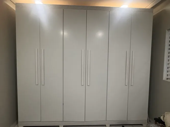 Guarda roupa casal com meses de uso