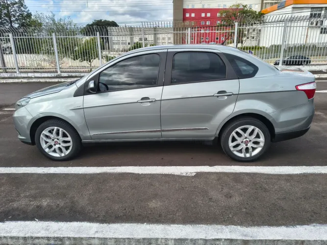 Fiat Grand Siena Essence Dual. 1.6 Flex 16V 2014