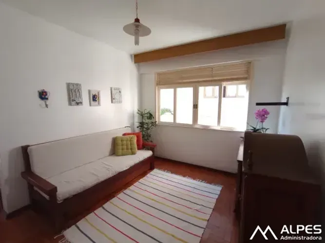 Apartamento ensolarado, quarto e sala, mobiliado, boa localização, próximo a avenida princ