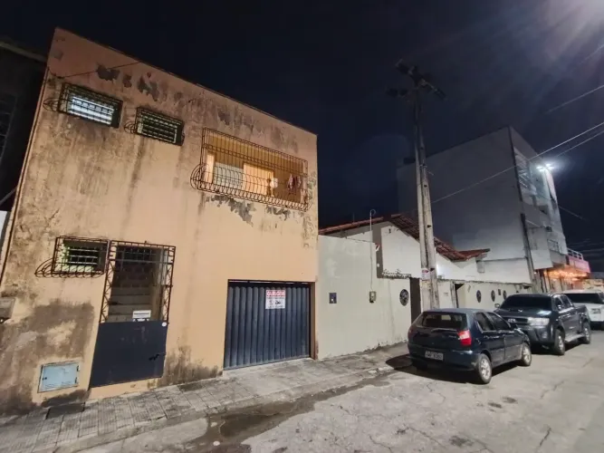 O SEU REFÚGIO PERFEITO EM MONTE CASTELO: DUALIDADE, ESPAÇO E CONFORTO EM UM SÓ TERRENO