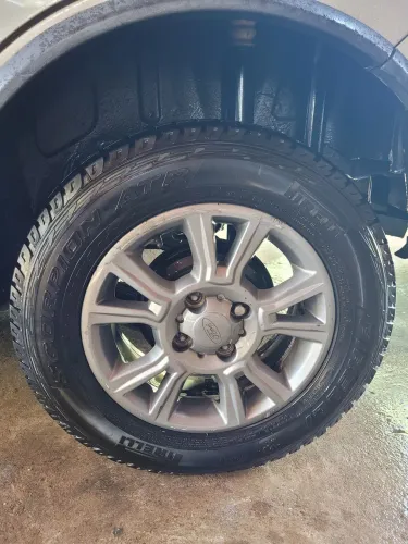 Rodas com pneus Ecosport aro 15 4x108