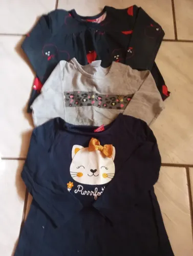 Vendo esta 3 blusa feminina infantil 