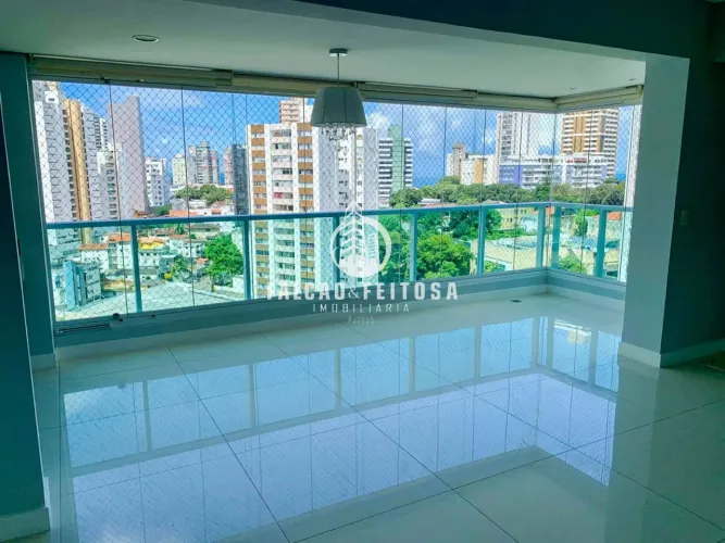 Apartamento à venda no Canela