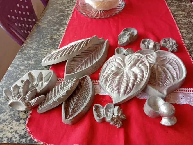 Vendo formas de flores e apliques