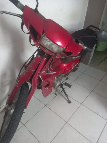 Vendo moto cinquentinha Traxx leia a descrição