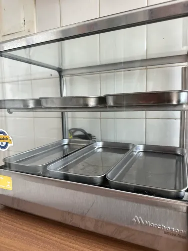 Estufa com 6 bandejas