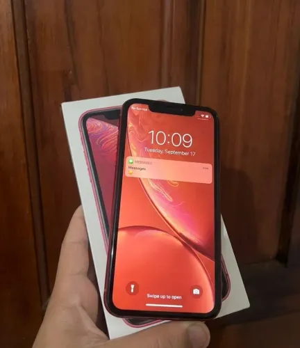 iPhone XR Vermelho Impecável + Caixa, NF, Carregador e Capinha