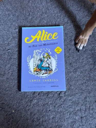 Livro ?Alice no país das maravilhas?