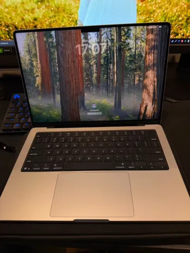 Macbook Pro M5 14" 16gb/1tb + nano texture display (sem caixa)