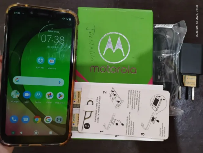 Moto G 7 Play, com caixa e carregador.