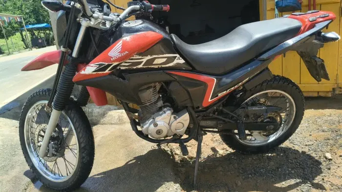 BROS Honda NXR 160 , a documentação está toda ok me chame no WhatsApp para negociar .