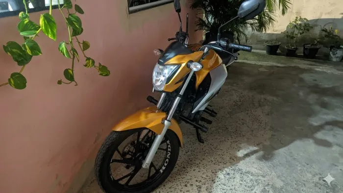 Honda CG 160 Titan 2022 - Edição Especial 40 Anos (Dourada) - Muito Nova!