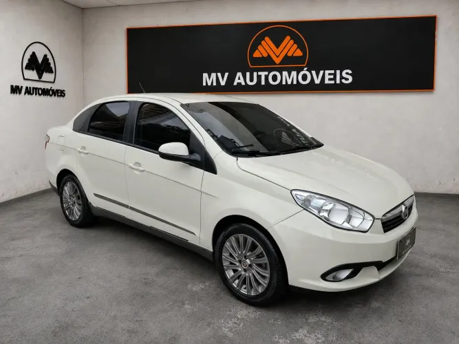 Fiat Grand Siena Essence Dual. 1.6 Flex 16V 2015