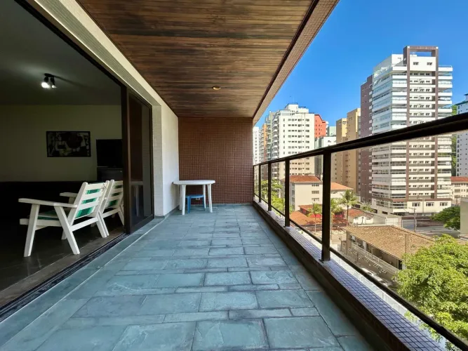 Apartamento 3 dormitórios, sendo 1 suíte à Venda na Pitangueiras no Guarujá | QVista Intel
