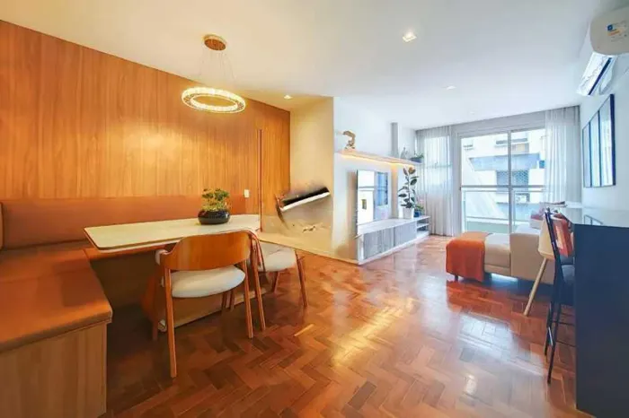 Apartamento : / Residencial / Cosme Velho
