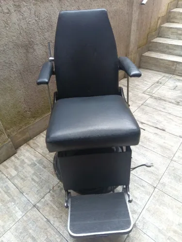 Cadeira de cabeleleiro e nicho