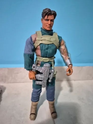 Max Steel não é o original, luz do braço parou de funcionar