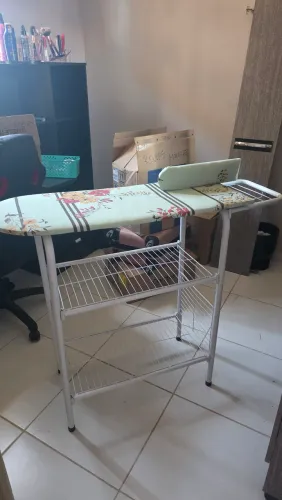 Tábua de passar roupa grande de ferro com organizador de roupas