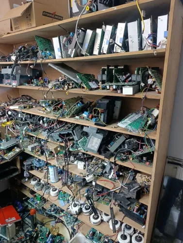 Lote de placa de ar condicionado no estad..algumas funcionado outras pra conserto e