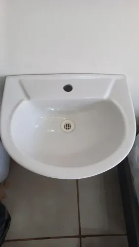 Pia de banheiro n9va com pedestal
