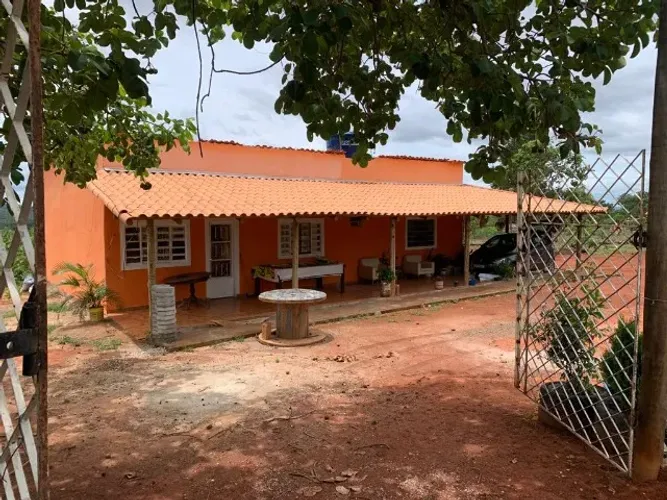 Sitio 5.000 m², terra de qualidade, com casa, galinheiro, pomar, terra frutífera.