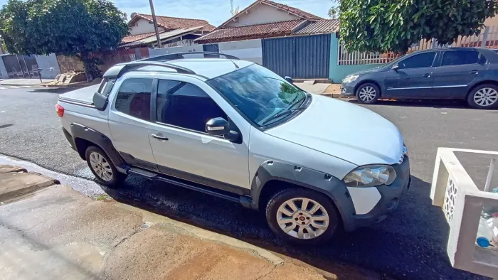 Fiat Strada Adventure1.8/ 1.8 Locker Flex CD 2014