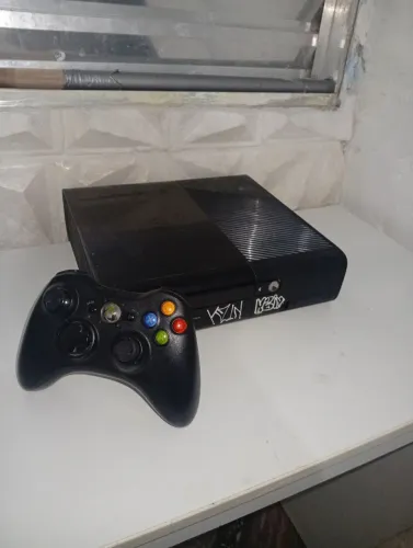 Xbox 360 em bom estado com a pasta térmica trocada e desbloqueado e com 30 jogos paralelos